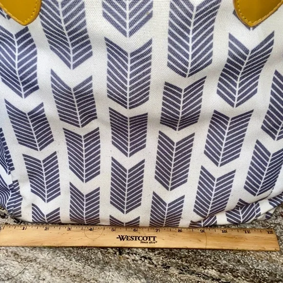 Gray Arrow Canvas Tote with Mustard Yellow Straps (13) - Picture 8 of 8